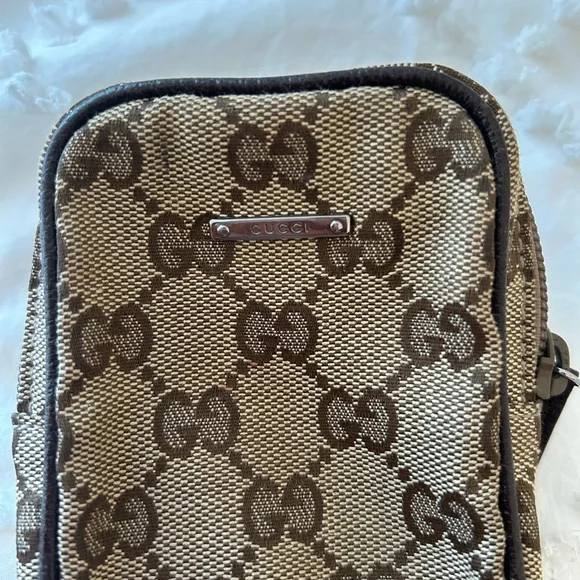 Gucci Beige and Brown Monogram Shoulder Bag - Picture 2 of 6